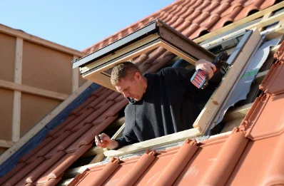 Pose de fenêtres de toit Velux à Sarrogna